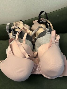 7 Women’s Underwire Bra’s (Various Brands) Almost all Brand New!